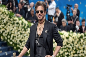 ‘কিং’র শুটিং স্থগিত করে দেশে ফিরছেন শাহরুখ