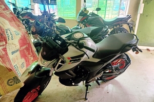 থানার পার্কিংয়ে চোরাই মোটরসাইকেল, ‌দায় কার?