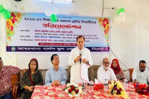 ‘শিক্ষা শুধু বইয়ের পাতায় সীমাবদ্ধ নয়’: সিউক চেয়ারম্যান
