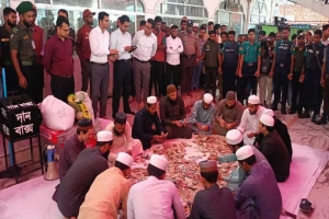 শাহজালাল মাজারের দান গণনায় মিলল ১৭ লাখ ৬৫ হাজার টাকা ও ৭ আনা স্বর্ণ শাহজালাল মাজারের দান গণনায় মিলল ১৭ লাখ ৬৫ হাজার টাকা ও ৭ আনা স্বর্ণ