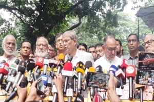 সাবেক মন্ত্রীরা কীভাবে পালাচ্ছে, অন্তর্বর্তী সরকারকে দেখার আহ্বান জানিয়েছে : মির্জা ফখরুল