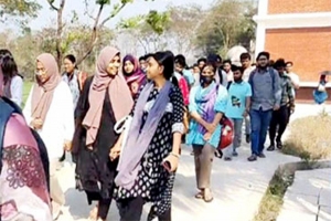 শাবিতে ধ র্ষ ক দে র শাস্তির দাবিতে বিক্ষোভ