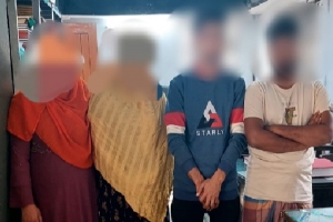 কদমতলী হোটেল কয়েস থেকে অসামাজিকতার দায়ে আটক ৪