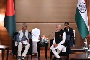 হাসিনাকে চুপ রাখতে বলায় কী বলেছিলেন মোদী?