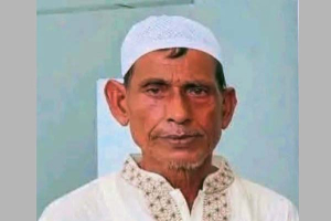 শাহপরানে বাসার সামনে ব্যবসায়ীকে কুপিয়ে হত্যা