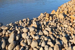 লোভছড়ায় চলছে জব্দ করা পাথর লুট
