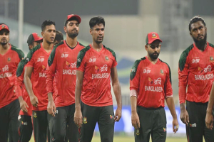 ‘শেখ হাসিনা ভারতে নিরাপদে থাকলে, ক্রিকেটাররা কেন নয়?’
