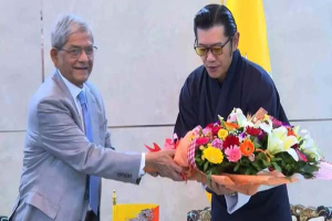 ঢাকায় ভুটানের রাজার যাত্রাবিরতি, সৌজন্য সাক্ষাৎ করলেন রাষ্ট্রপতি