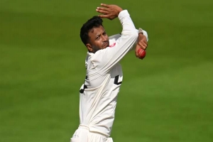 ইংল্যান্ডে বোলিং করতে পারবেন না সাকিব