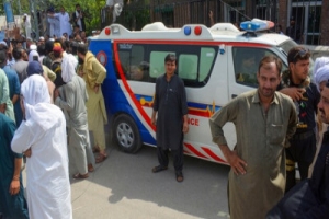 পাকিস্তানে হামলায় তিন পুলিশ নিহত