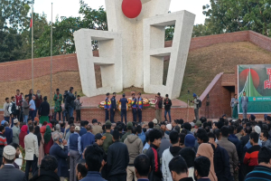 সিলেট কেন্দ্রীয় শহীদ মিনারে জনতার ঢল