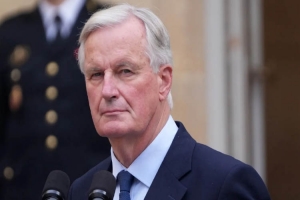 তিন মাসের মাথায় ফ্রান্স সরকারের পতন