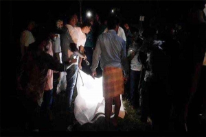 সড়কের পাশে পড়েছিল মানুষের একটি খণ্ডিত পা