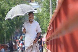 তীব্র গরম ও লোডশেডিংয়ে জনজীবন অতিষ্ঠ
