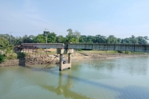 দোয়ারাবাজারের খাসিয়ামারা সেতুর নির্মাণ কাজ মাঝ পথে থমকে আছে
