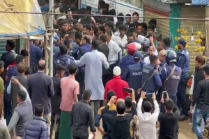 বড়লেখায় মুখোমুখি ছাত্রলীগের দুই গ্রুপ