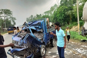 বাহুবলে ট্রাক-পিকআপ সংঘর্ষে নিহত ২