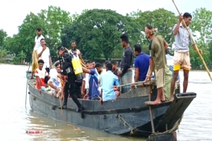 ২৯ ঘণ্টায়ও খোঁজ মেলেনি নৌকাডুবিতে নিখোঁজ মা-মেয়েসহ তিনজনের