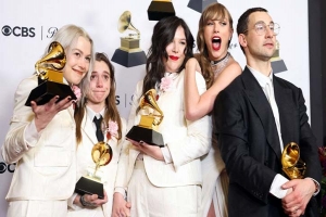 এ বছর গ্র্যামি অ্যাওয়ার্ড জিতলেন যারা