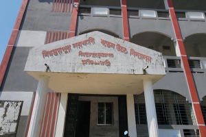অবশেষে বই পেল সেই ৫৪ শিক্ষার্থী