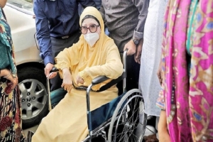 মধ্যরাতে হাসপাতালে নেয়া হলো খালেদা জিয়াকে