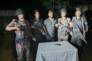 সুনামগঞ্জে যৌথ অভিযানে রিভলবারসহ যুবক আটক
