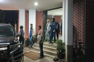 মধ্যরাতে মুক্ত হলেন ভিসি-প্রোভিসি-ট্রেজারার