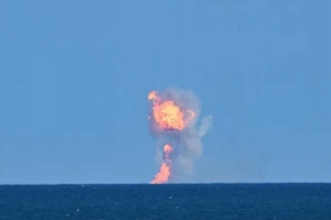 উড্ডয়নের মাঝপথে ভেঙে পড়ল ইলন মাস্কের মহাকাশযান