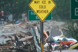 টেক্সাসে হঠাৎ ভয়াবহ বন্যায় ২৪ জনের মৃত্যু, বহু শিশু নিখোঁজ