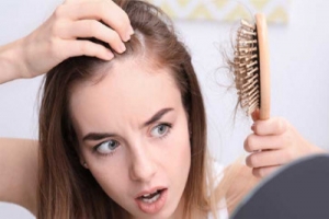 গোছা গোছা চুল ঝরছে? 