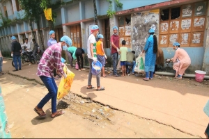 ধর্মপাশায় শিক্ষার্থীদের উদ্যোগে পরিস্কার পরিচ্ছন্নতা অভিযান