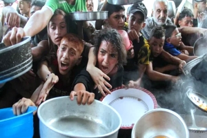 অনাহারে দিন পার করছে গাজার এক তৃতীয়াংশ মানুষ