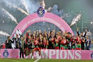 নারী ফুটবলারদের মুখে হাসি ফোটালো একুশে পদক