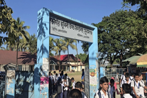 ক্লাস পার্টির কেক নষ্ট করায় শিক্ষার্থীকে মেরে রক্তাক্ত করলেন শিক্ষক