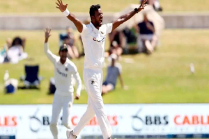 বাংলাদেশি বোলারদের দাপটে চাপে অস্ট্রেলিয়া