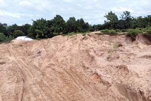 কুলাউড়ায় কয়েক কোটি টাকার বালু হরিলুট