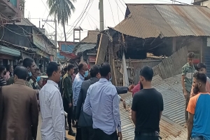 মাধবপুরে অবৈধ স্থাপনা উচ্ছেদ 