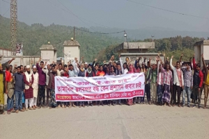 তামাবিল স্থলবন্দর খুলে দেয়ার দাবি শ্রমিকদের