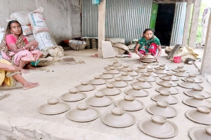 জামালগঞ্জে বিলুপ্তির পথে মৃৎশিল্প