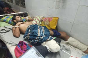 আথিক সংকটে কি থেমে যাবে আজিজুলের জীবন?