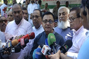 জ্বালানির দাম বাড়লেও নিত্যপণ্যের বাজারে নজর সরকারের: বাণিজ্যমন্ত্রী জ্বালানির দাম বাড়লেও নিত্যপণ্যের বাজারে নজর সরকারের: বাণিজ্যমন্ত্রী