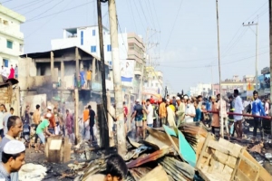বাহুবলে অগ্নিকাণ্ড, ১৫ দোকান পুড়ে ছাই