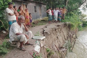 ভয়াবহ নদীভাঙনে সব হারানোর শঙ্কায় চার গ্রামবাসী