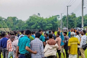 সদর উপজেলায় দলদলি প্রাথমিক বিদ্যালয় কেন্দ্রে ভোট স্থগিত
