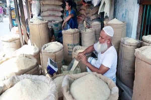অস্থিতিশীল চালের বাজার
