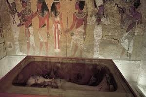 শত বছর পর মিসরে ফারাওয়ের নতুন সমাধি আবিষ্কার