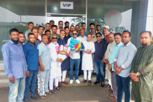 দেশে ফিরে শুভাকাঙ্খীদের ভালোবাসায় সিক্ত যুক্তরাজ্য প্রবাসী কমিউনিটি নেতা আব্দুল দয়াছ