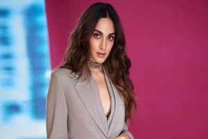 মেট গালা মাতাবেন অন্তঃসত্ত্বা কিয়ারা