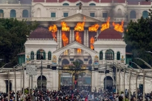 রাজনৈতিক সংকটে নেপাল, পার্লামেন্ট পুনর্বহালের দাবি