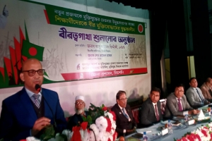 মুক্তিযোদ্ধাদের জন্য আমরা একটি স্বাধীন দেশ পেয়েছি : বিভাগীয় কমিশনার